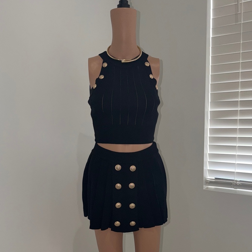 Elegant Black Skirt Set with Gold Accents - Picture 2 of 10